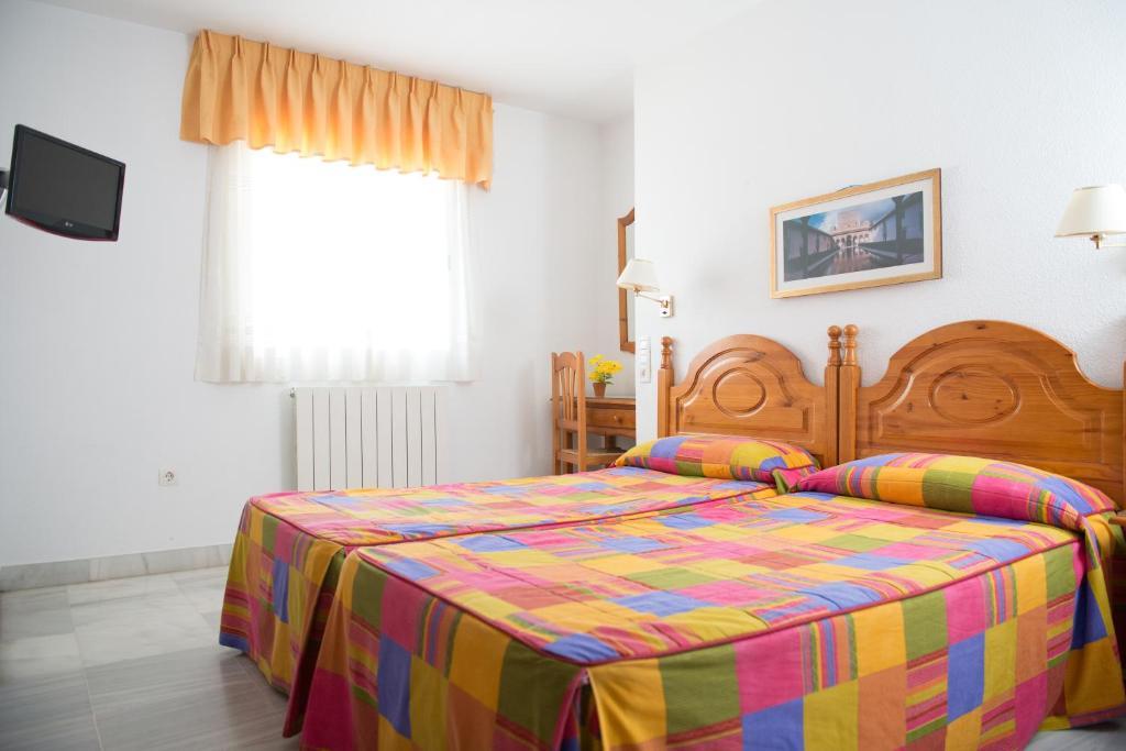 Hostal Camino Real Hotel Granada Szoba fotó